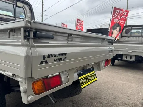 Mitsubishi Minicab Truck