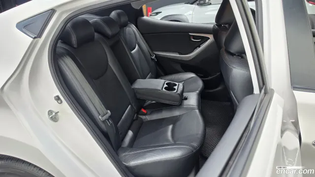 Hyundai Elantra (Avante)