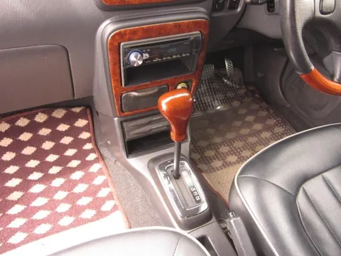 Daihatsu Mira Gino