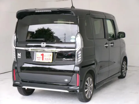 Honda N-BOX Custom