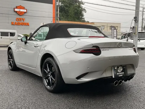 Mazda MX-5 (Roadster)