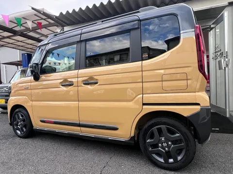 Suzuki Spacia Gear