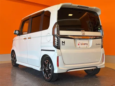 Honda N-BOX Custom