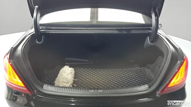 Genesis G90 (EQ900)