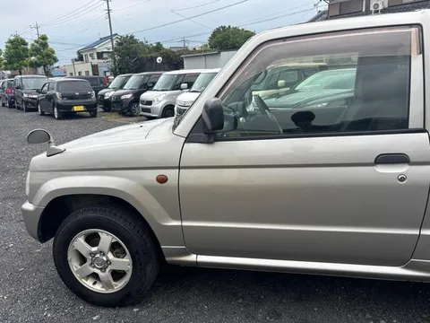 Mitsubishi Pajero Mini