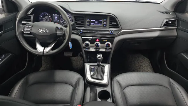 Hyundai Elantra (Avante)
