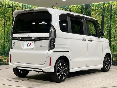Honda N-BOX Custom