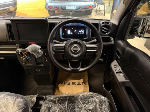 Nissan Clipper Van
