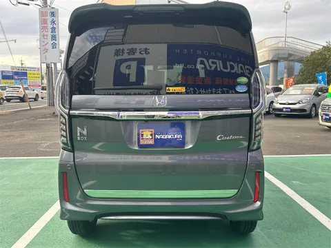 Honda N-BOX Custom