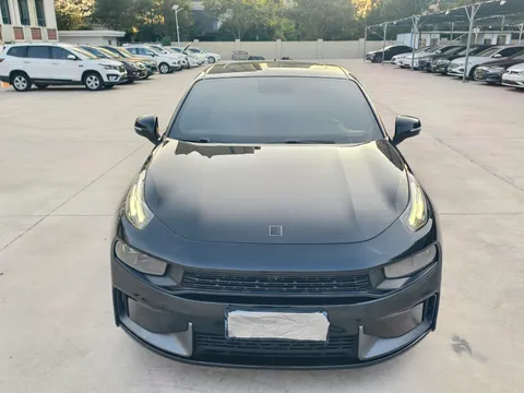 Lynk & Co 03