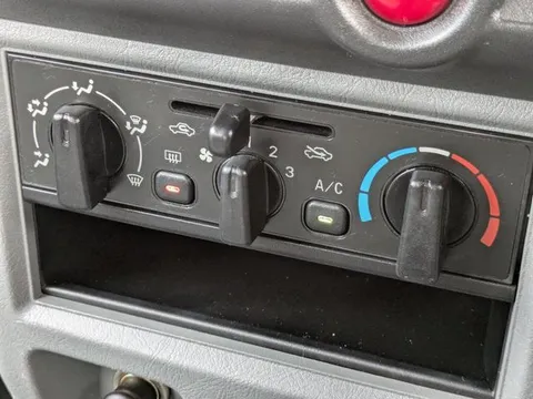 Nissan Clipper Van