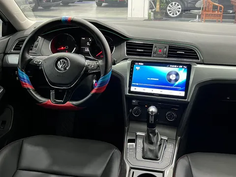 Volkswagen Lamando