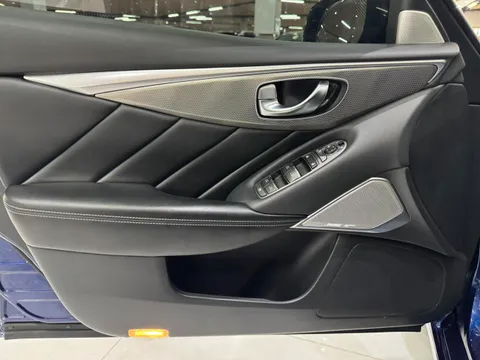 Infiniti Q50L