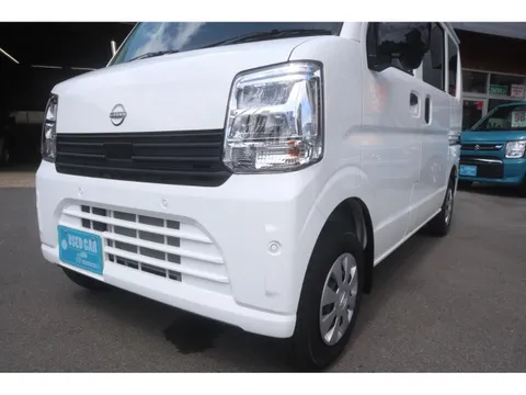 Nissan Clipper Van