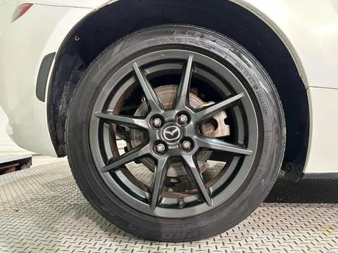 Mazda MX-5 (Roadster)