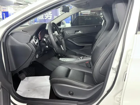 Mercedes-Benz Mercedes-Benz GLA