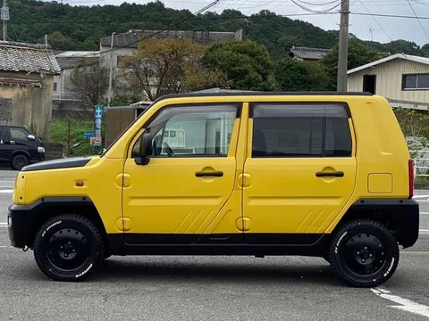 Daihatsu Naked