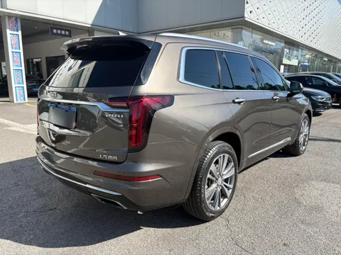 Cadillac XT6