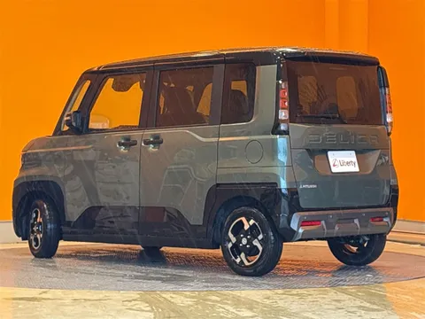 Mitsubishi Delica Mini