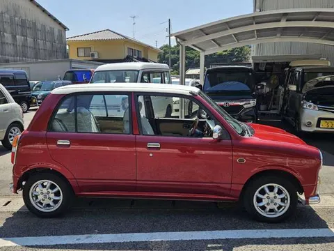 Daihatsu Mira Gino