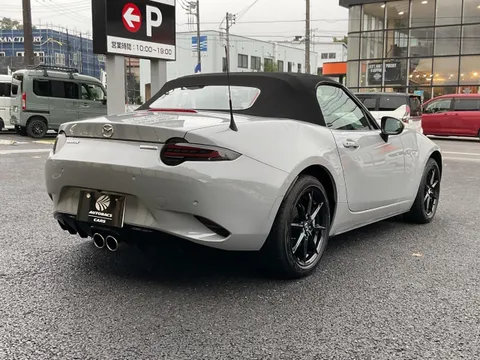 Mazda MX-5 (Roadster)
