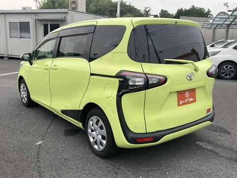 Toyota Sienta