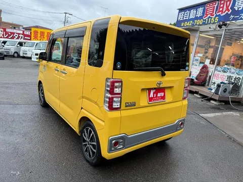 Toyota Pixis Mega