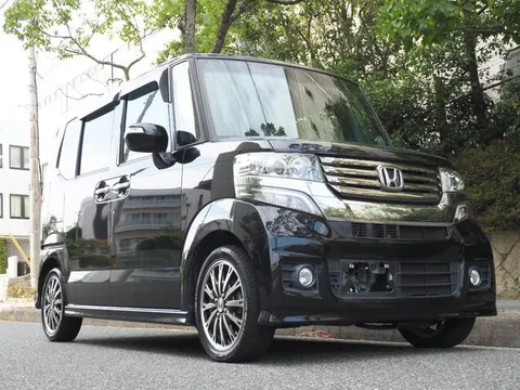 Honda N-BOX Custom