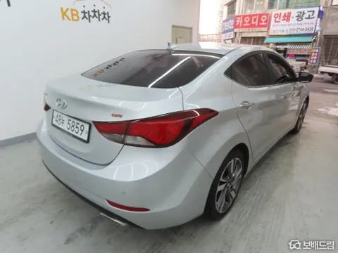 Hyundai Elantra (Avante)