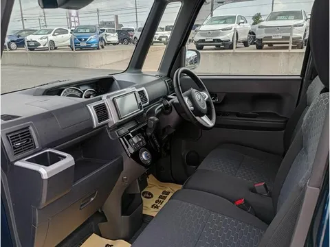 Toyota Pixis Mega