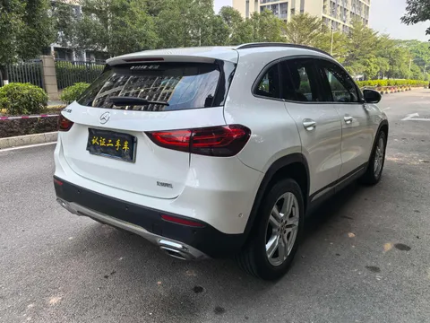 Mercedes-Benz Mercedes-Benz GLA