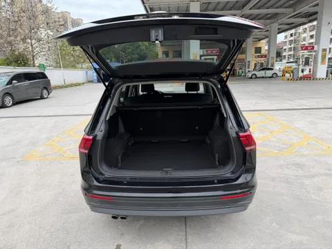 Volkswagen Tiguan L
