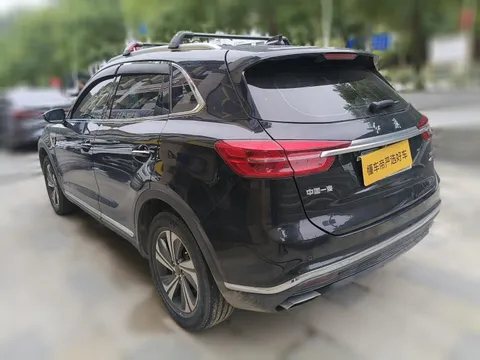 Hongqi HS5