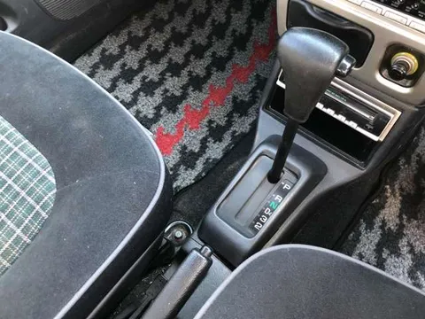 Daihatsu Mira Gino