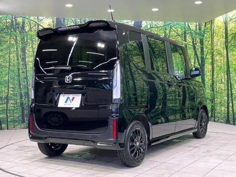 Honda N-BOX Custom