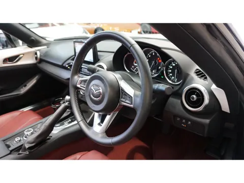 Mazda MX-5 (Roadster)