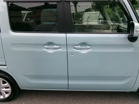 Suzuki Spacia