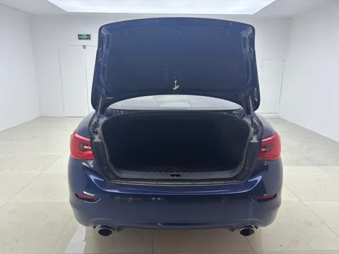 Infiniti Q50L