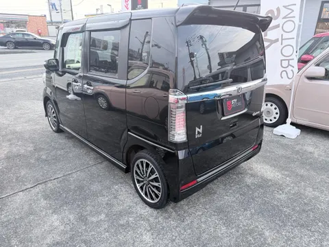 Honda N-BOX Custom