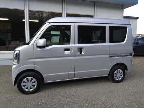 Nissan Clipper Van