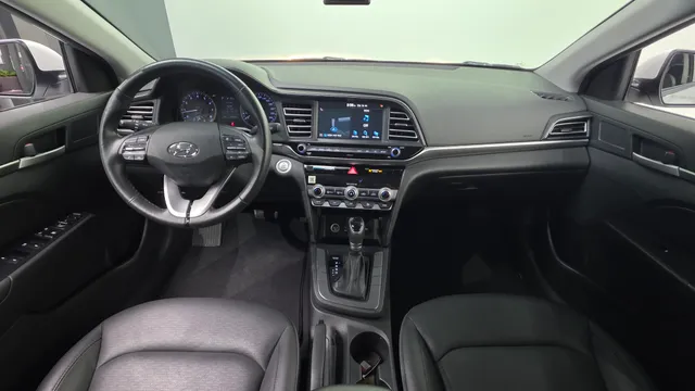 Hyundai Elantra (Avante)