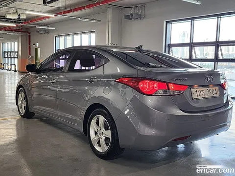 Hyundai Elantra (Avante)