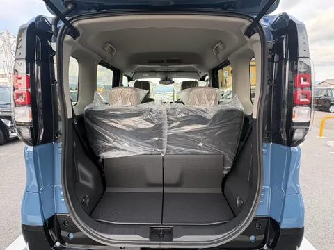 Mitsubishi Delica Mini