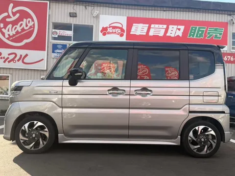 Suzuki Spacia Custom