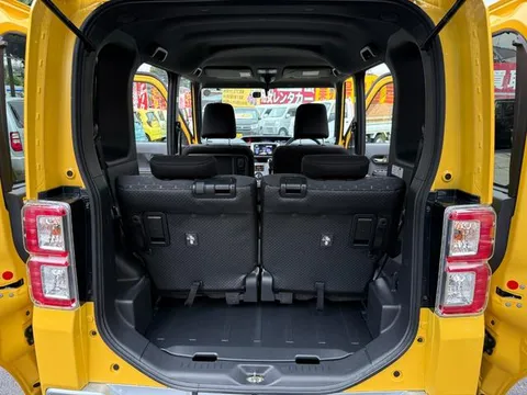 Toyota Pixis Mega