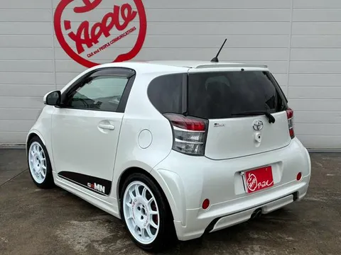 Toyota iQ