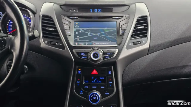 Hyundai Elantra (Avante)