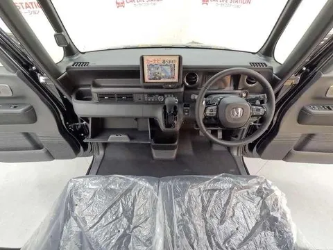 Honda N-BOX Custom