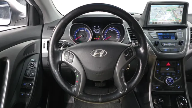 Hyundai Elantra (Avante)