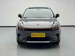 Lynk & Co 06